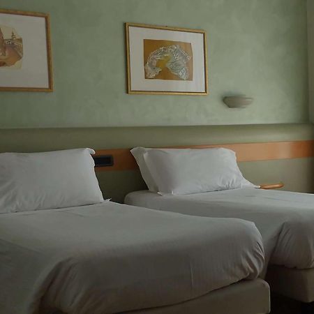Best Western Hotel Leonardo Da Vinci Erba Zewnętrze zdjęcie
