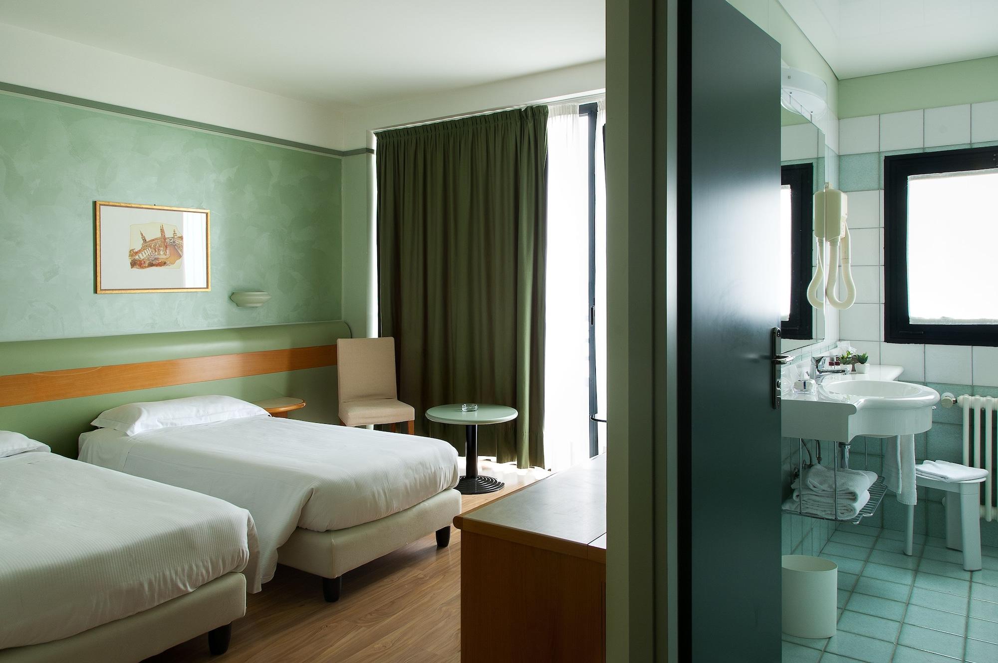 Best Western Hotel Leonardo Da Vinci Erba Zewnętrze zdjęcie