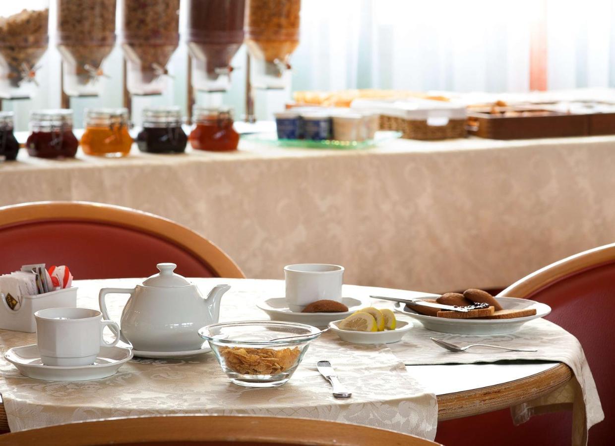 Best Western Hotel Leonardo Da Vinci Erba Zewnętrze zdjęcie