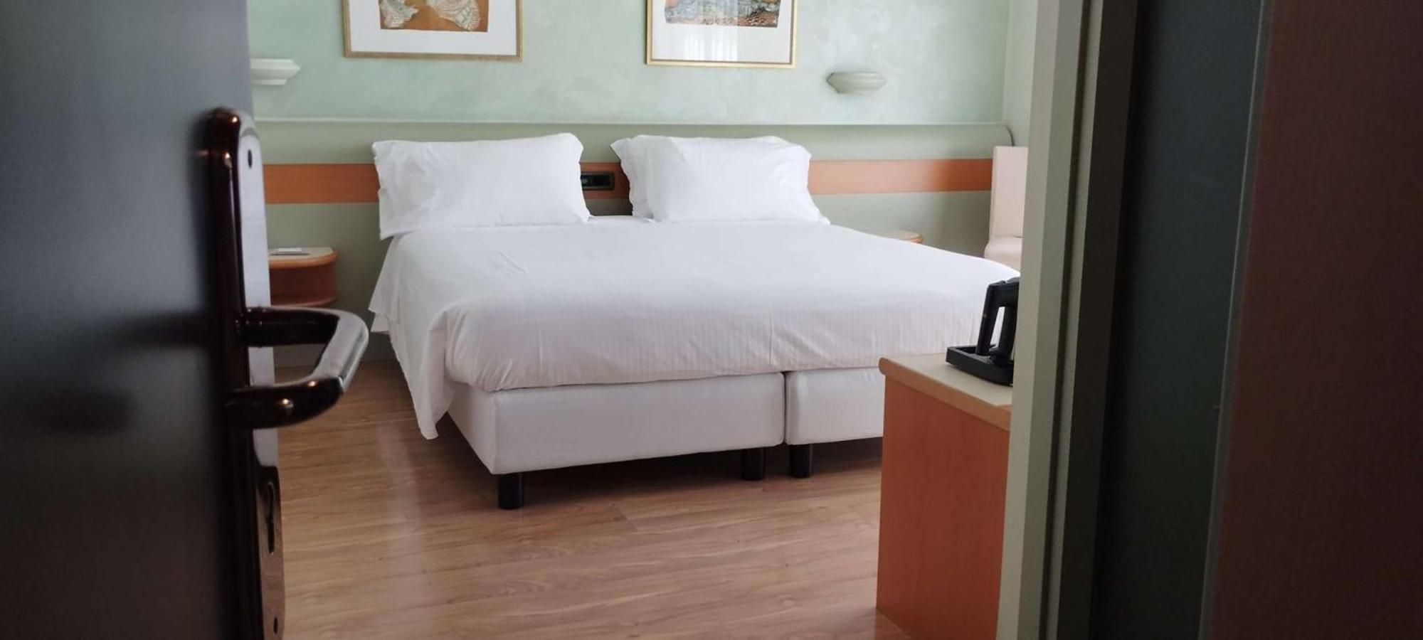 Best Western Hotel Leonardo Da Vinci Erba Zewnętrze zdjęcie