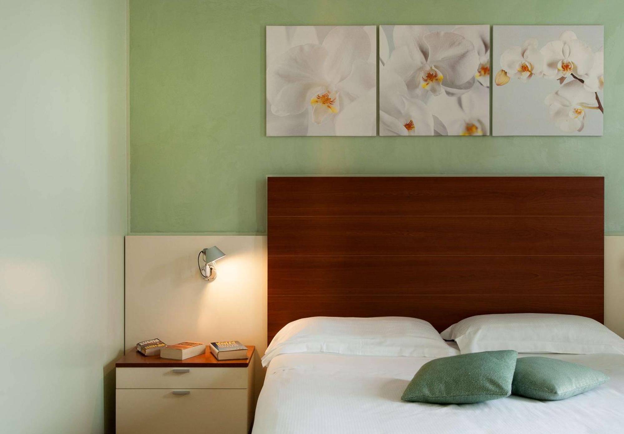 Best Western Hotel Leonardo Da Vinci Erba Zewnętrze zdjęcie