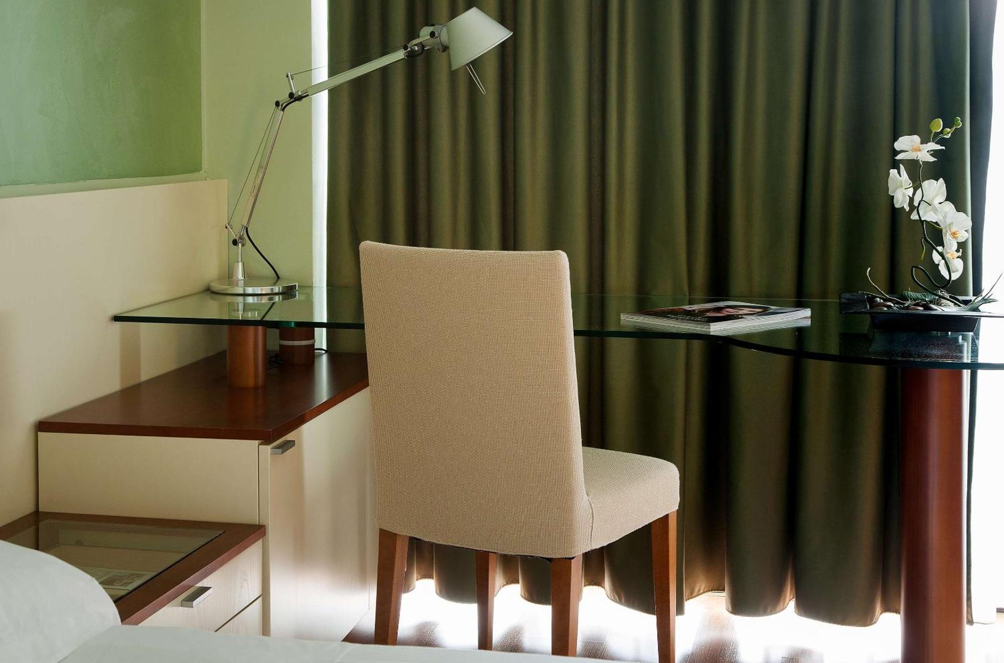 Best Western Hotel Leonardo Da Vinci Erba Zewnętrze zdjęcie
