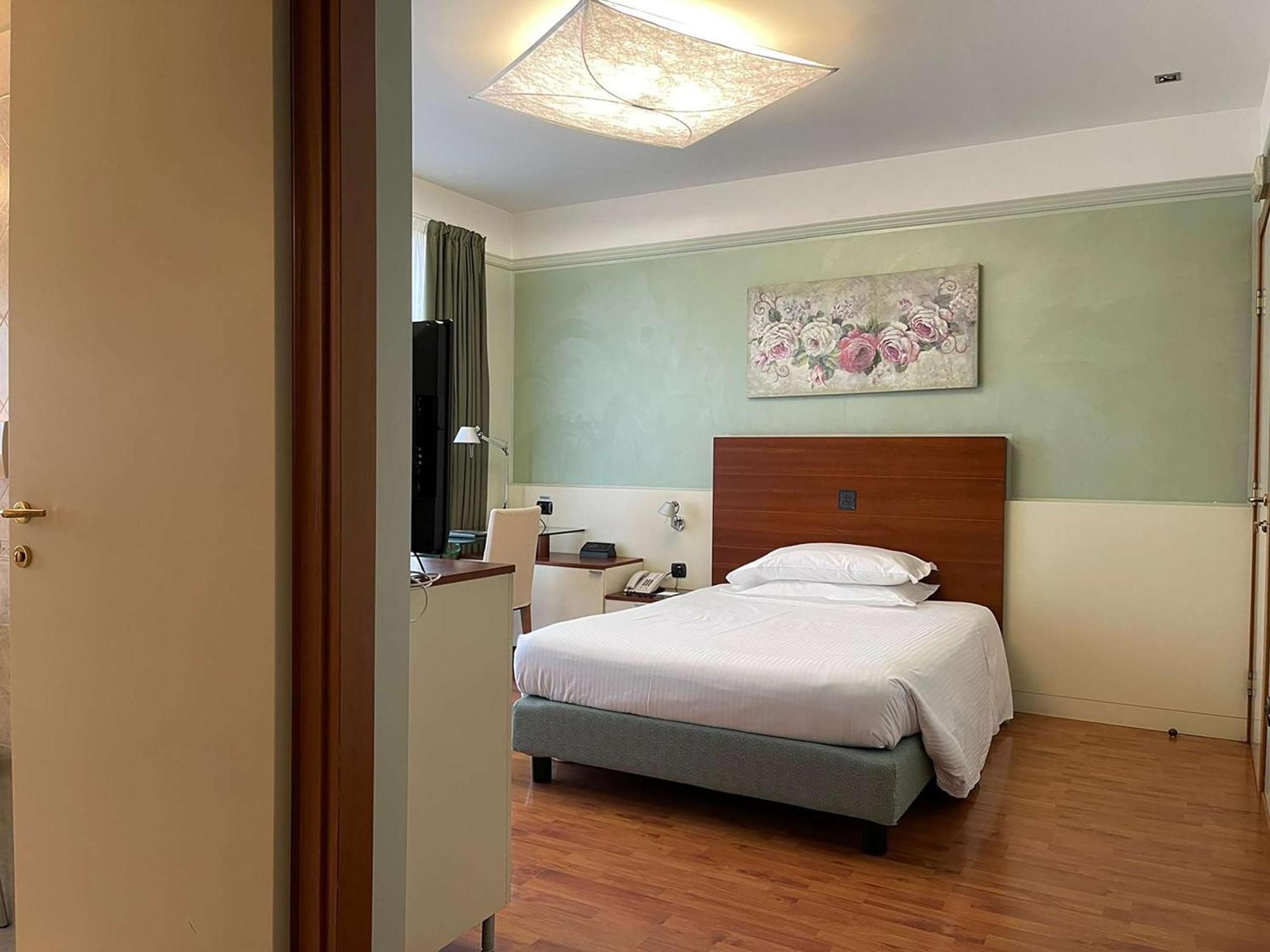 Best Western Hotel Leonardo Da Vinci Erba Zewnętrze zdjęcie