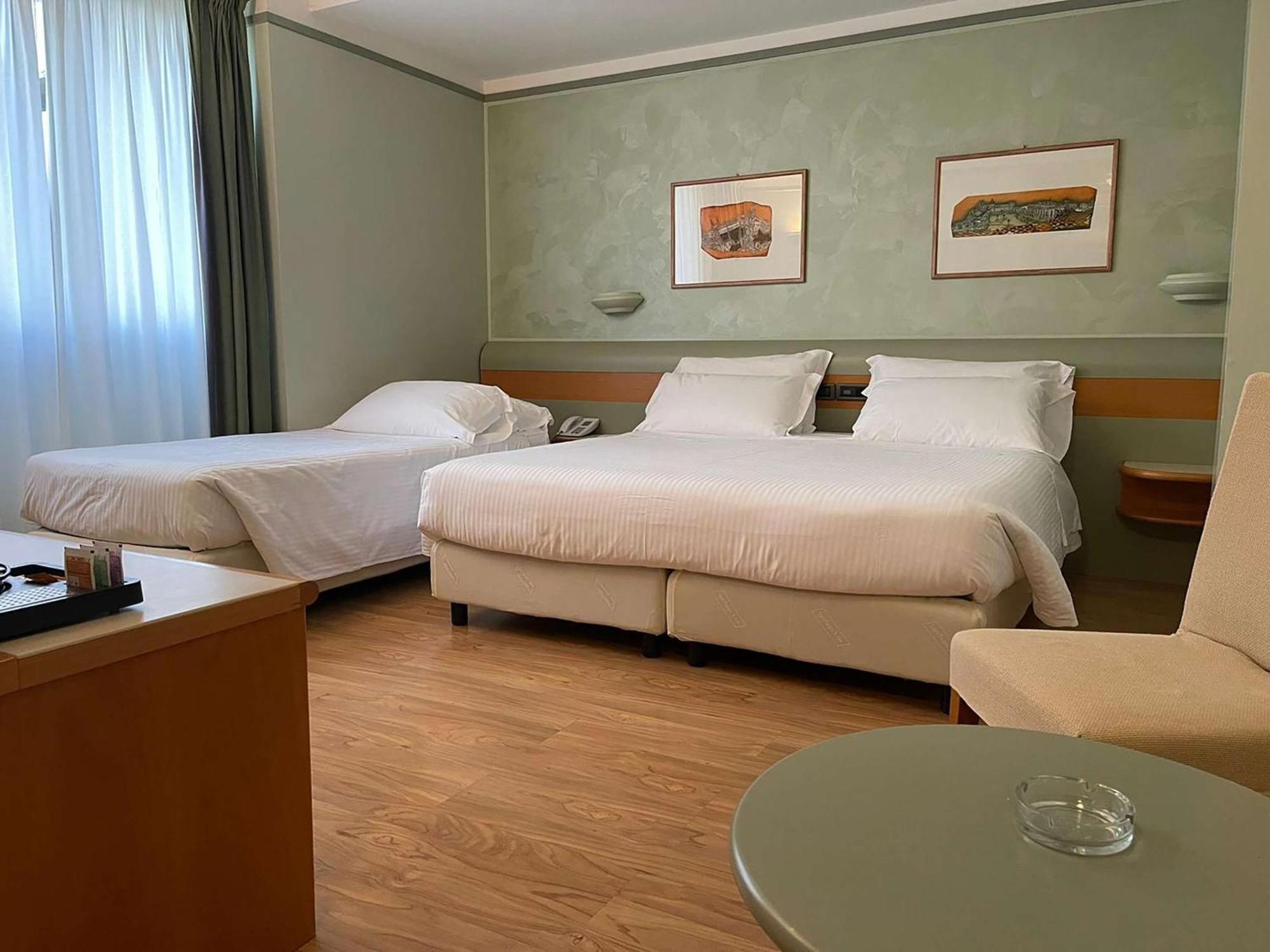Best Western Hotel Leonardo Da Vinci Erba Zewnętrze zdjęcie