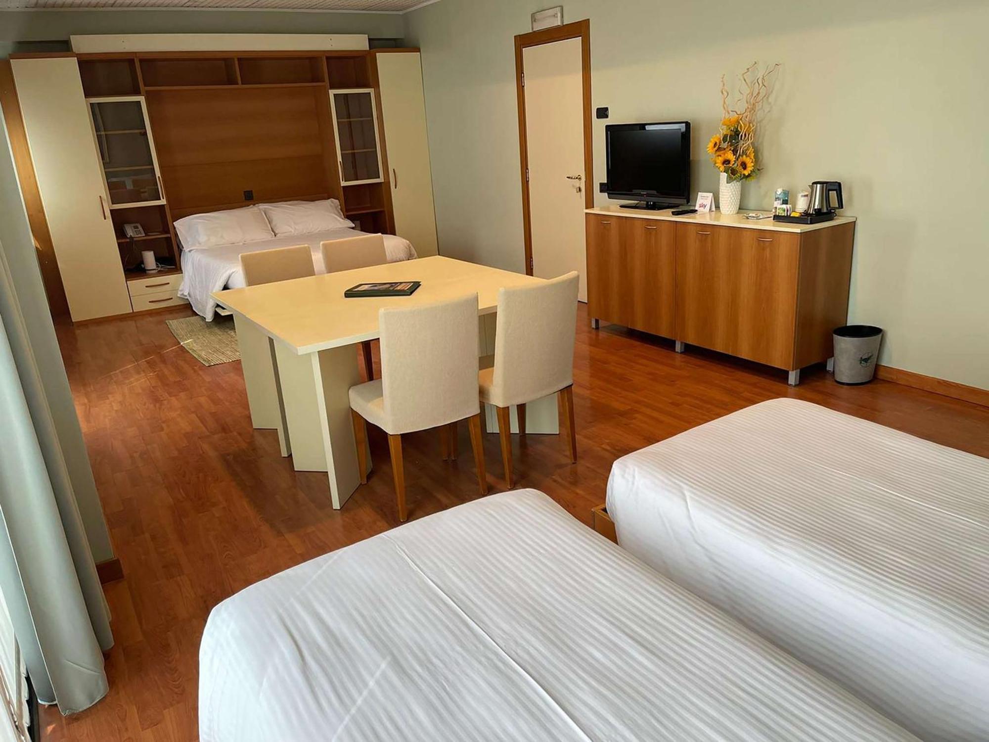 Best Western Hotel Leonardo Da Vinci Erba Zewnętrze zdjęcie