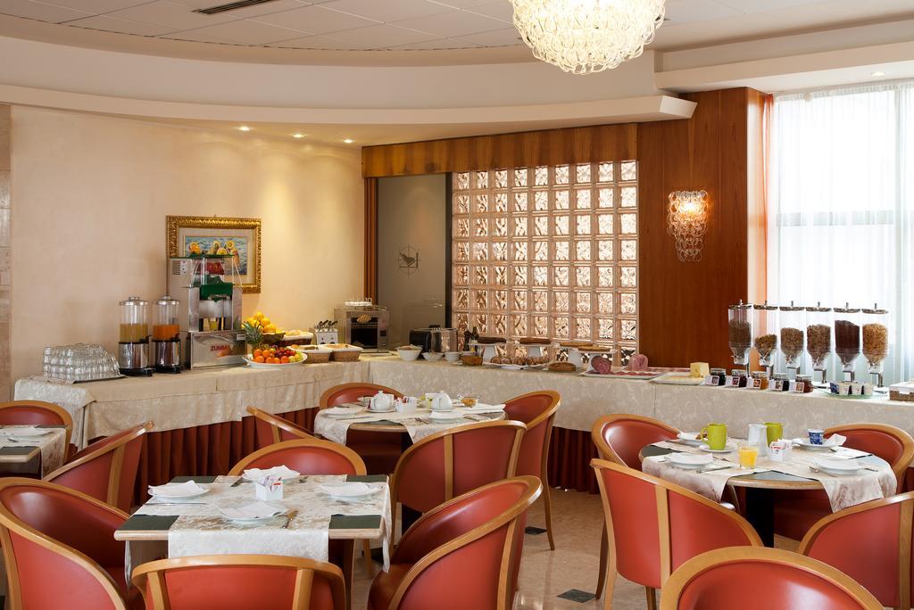 Best Western Hotel Leonardo Da Vinci Erba Zewnętrze zdjęcie