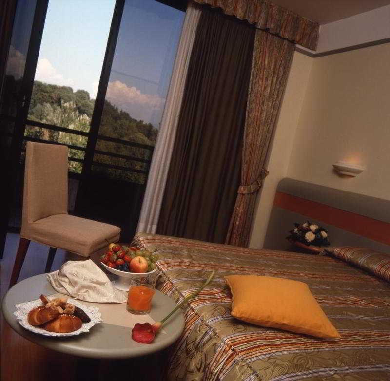 Best Western Hotel Leonardo Da Vinci Erba Zewnętrze zdjęcie